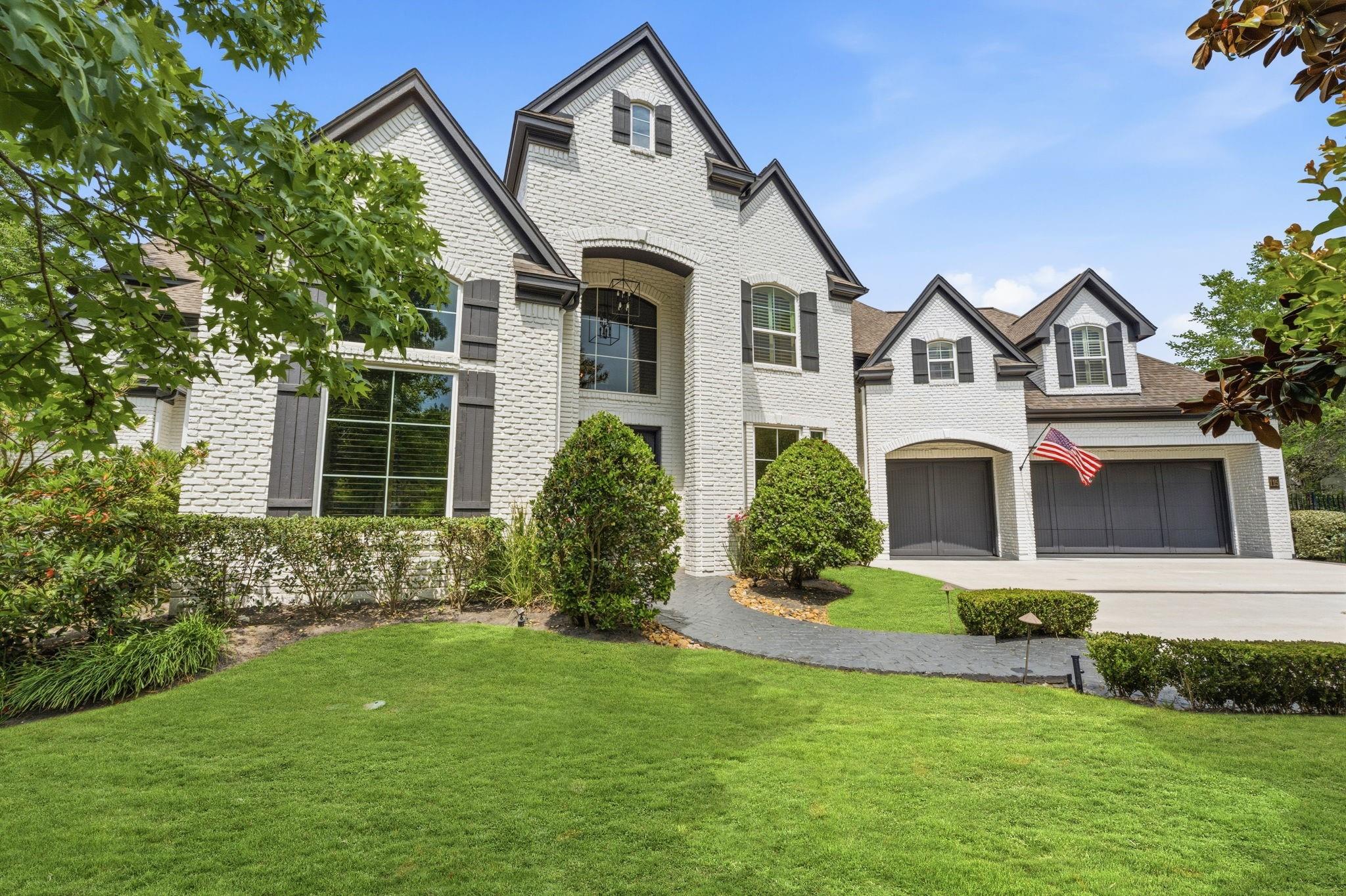 115 W Ambassador Bend