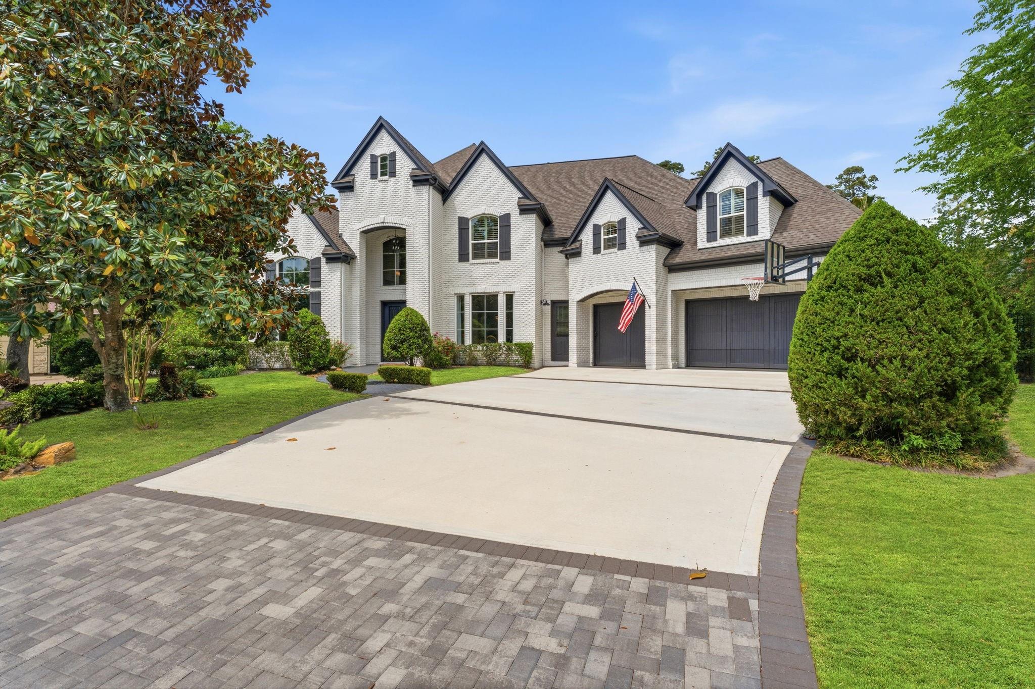 115 W Ambassador Bend