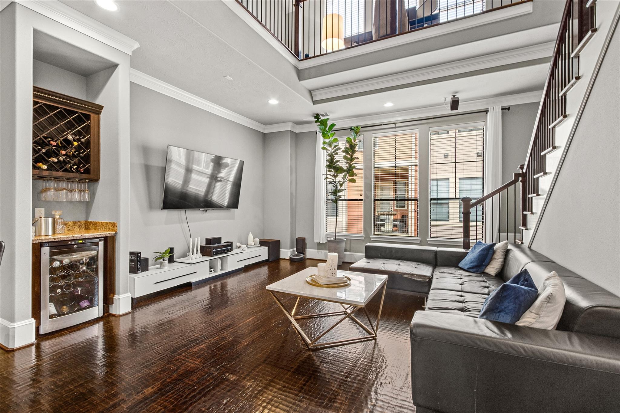 1049 W 22nd Street I