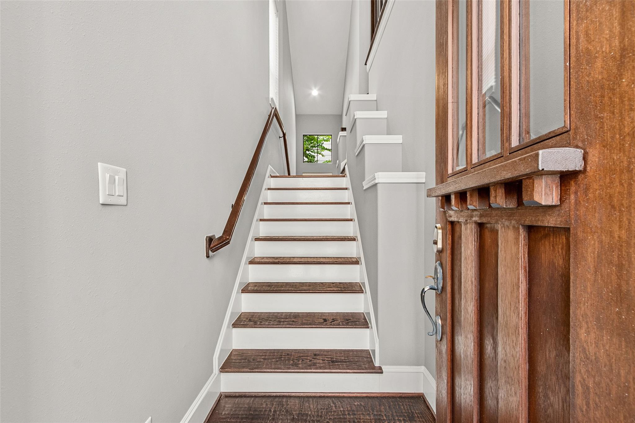 1049 W 22nd Street I