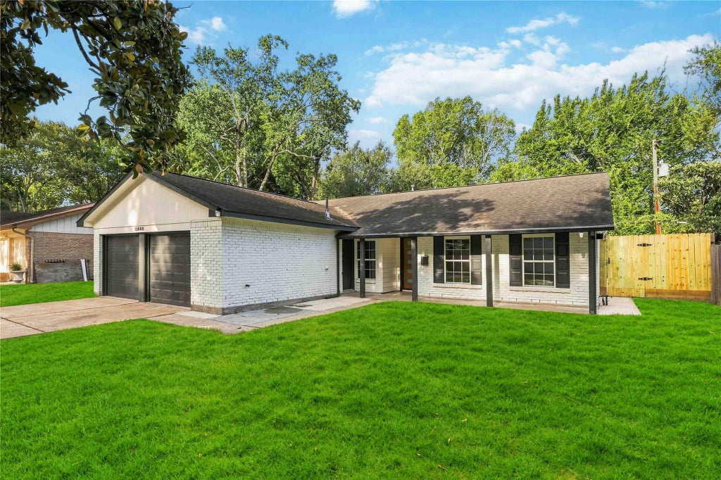 Photo of 12006 Ashcroft Drive, Houston, TX 77035 (MLS # 4088647)