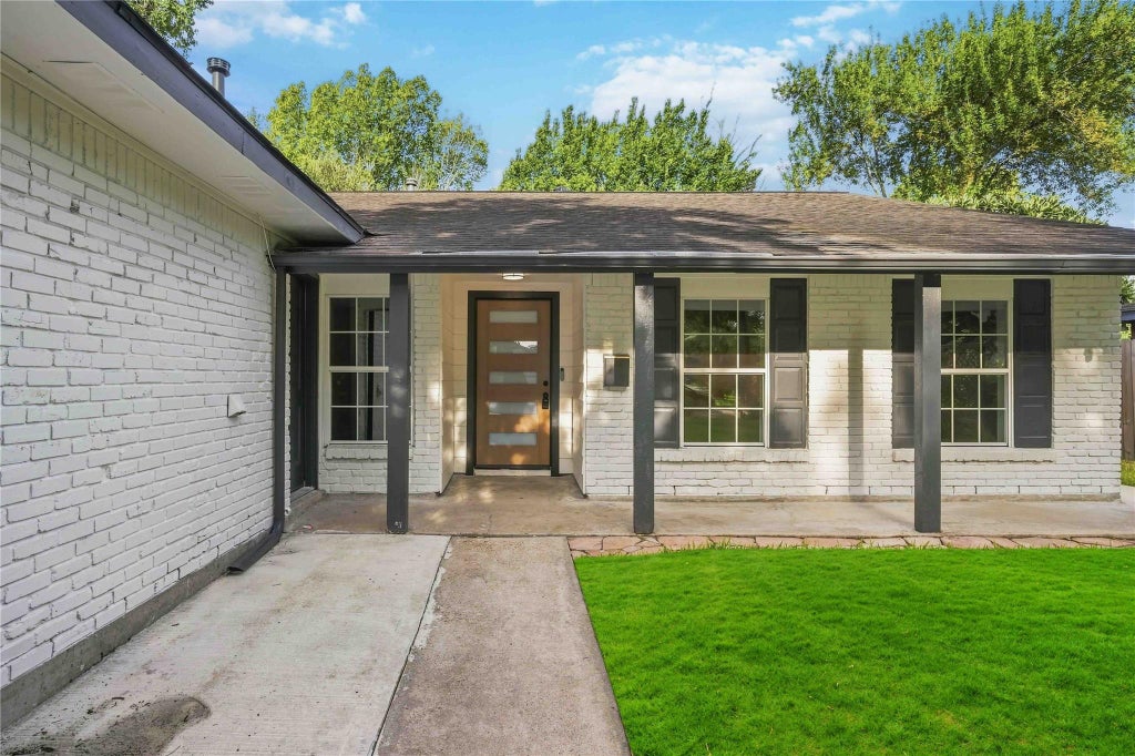 Photo of 12006 Ashcroft Drive, Houston, TX 77035 (MLS # 4088647)