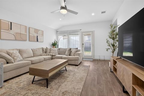 Photo of 12812 Tokenhouse Lane, Houston, TX 77047 (MLS # 14745278)