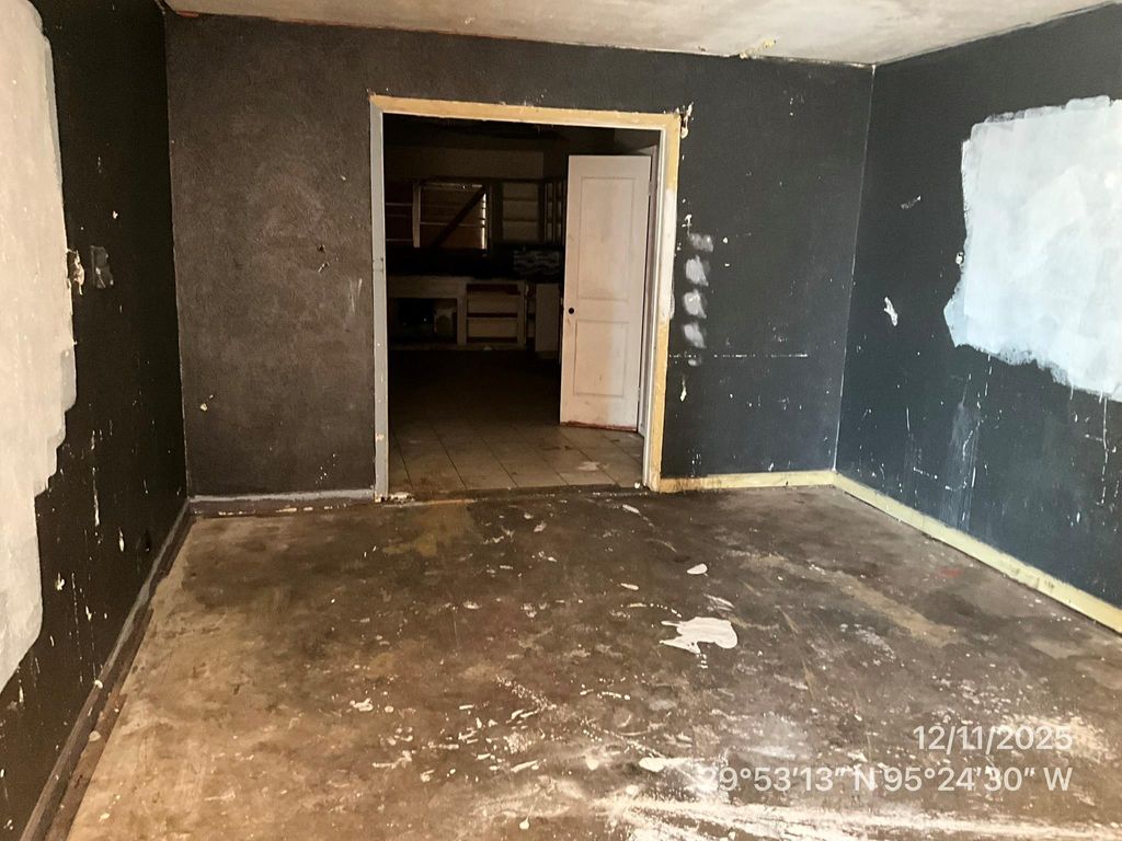 Photo of 542 W Mierianne Street, Houston, TX 77037 (MLS # 77074986)