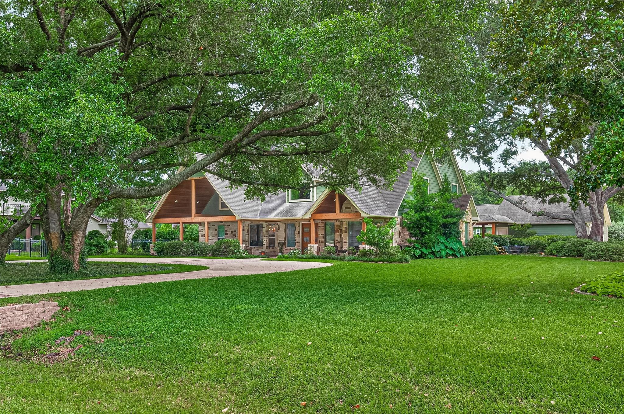 3018 S Saddlebrook Lane