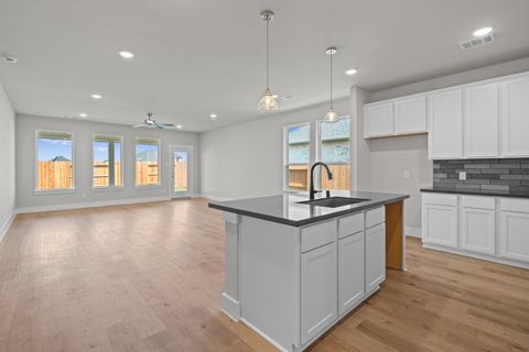 Photo of 325 Gambels Quail Road, Waller, TX 77484 (MLS # 60516630)