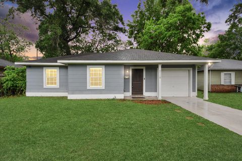 Photo of 5118 Ditmas Lane, Houston, TX 77021 (MLS # 10382330)