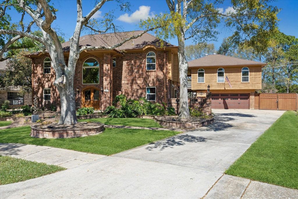 Photo of 1835 Raintree Circle, Seabrook, TX 77586 (MLS # 64031753)