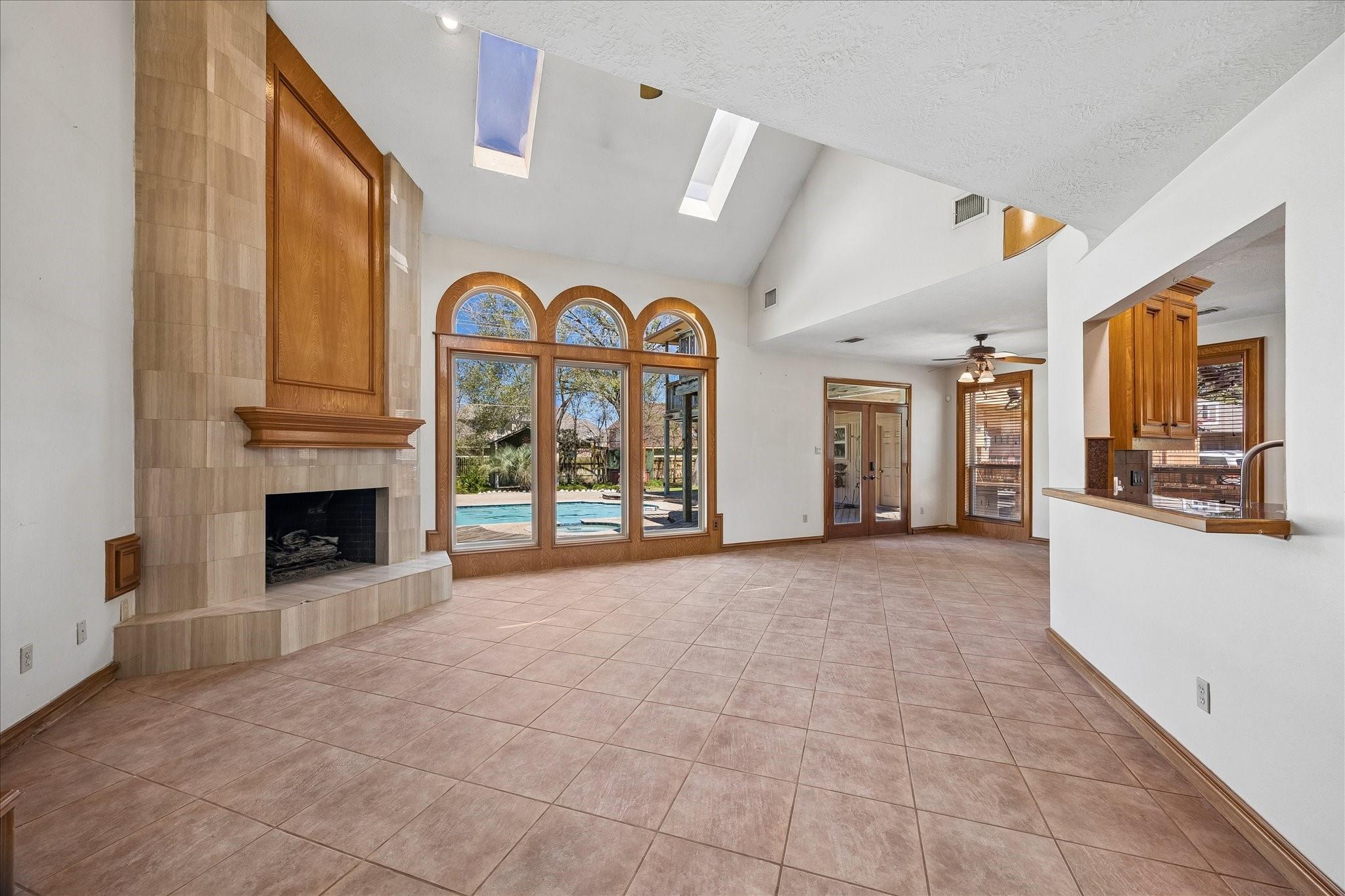 1835 Raintree Circle