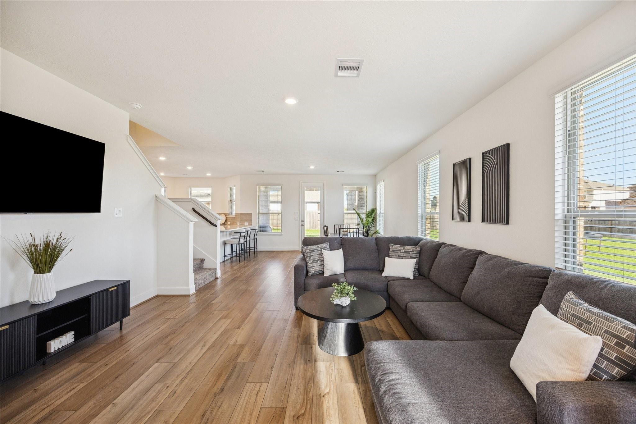 2933 Shimmer Edge Drive