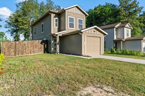 Photo of 625 Road 5203, Cleveland, TX 77327 (MLS # 46330258)