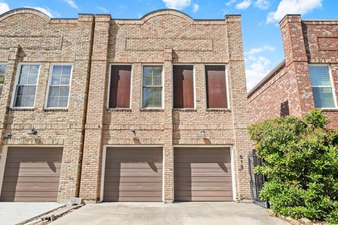 Photo of 513 W 22nd Street, Houston, TX 77008 (MLS # 47130631)