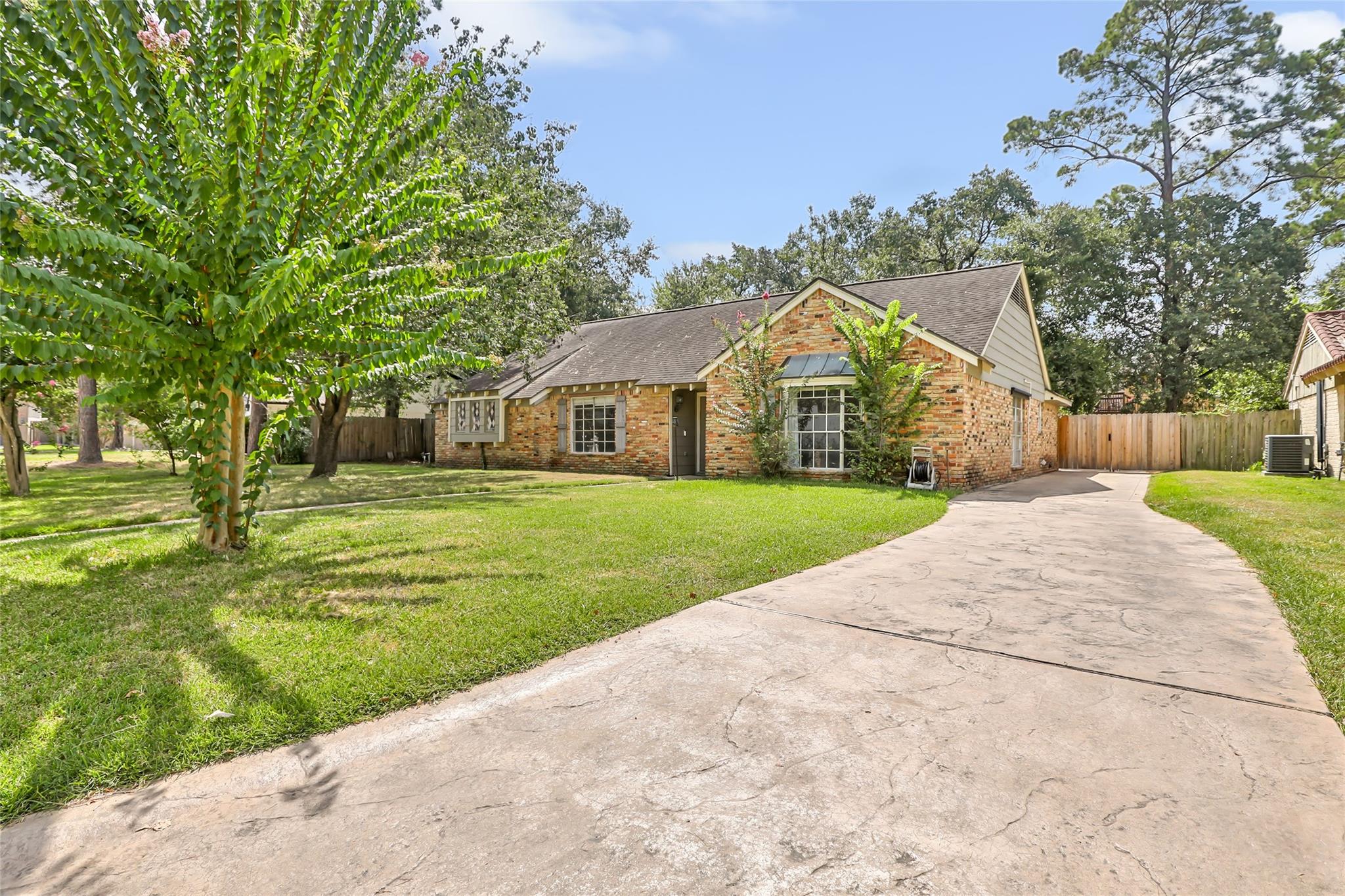 211 W North Hill Drive