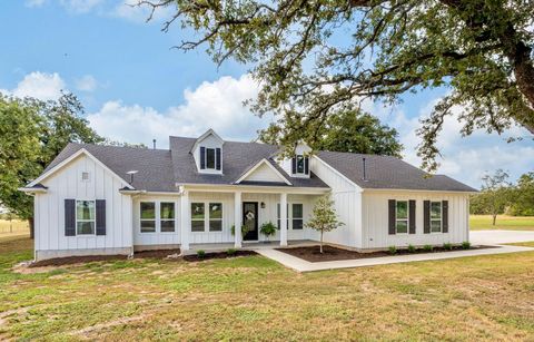 1145 W County Road 415 Lexington TX 78947