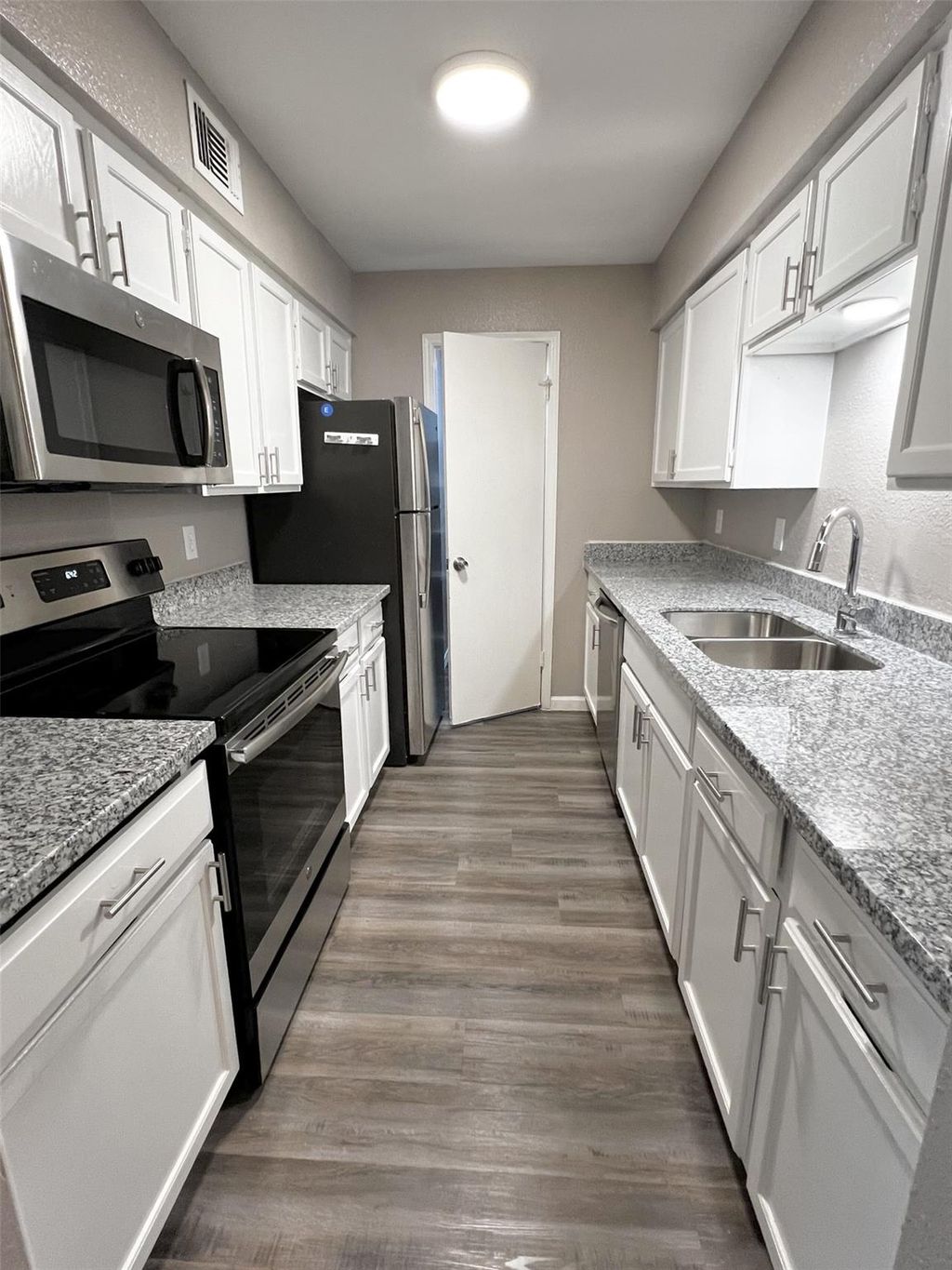 Photo of 6200 W Tidwell Road #1901, Houston, TX 77092 (MLS # 14899600)