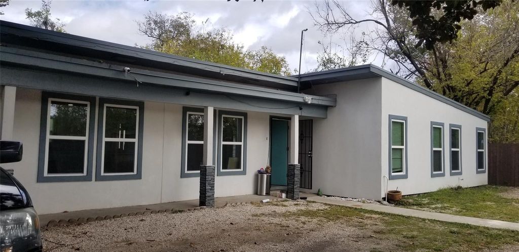 Photo of 1019 E 32nd Street, Houston, TX 77022 (MLS # 94950028)