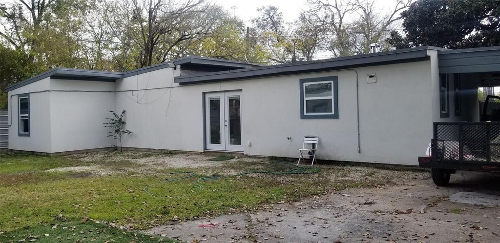 Photo of 1019 E 32nd Street, Houston, TX 77022 (MLS # 94950028)