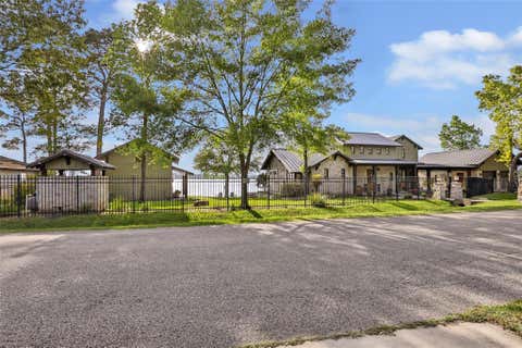 Homes For Sale - 21410 Fox Pup Drive<br/> Crosby, TX 77532