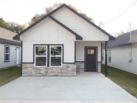 Photo of 16967 W Juneau, Montgomery, TX 77316 (MLS # 38129040)