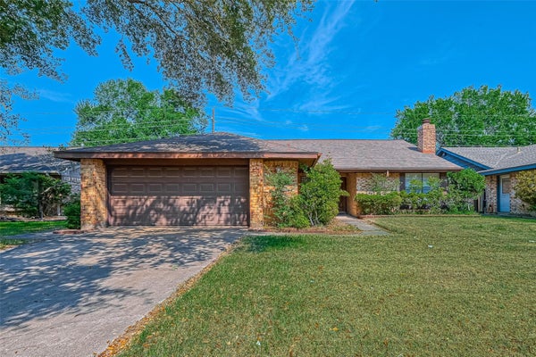 2215 FORT LARAMIE DR, KATY, TX 77449 - Image be427a3fdffb9f9be6ded74b230a0af2/2028268185