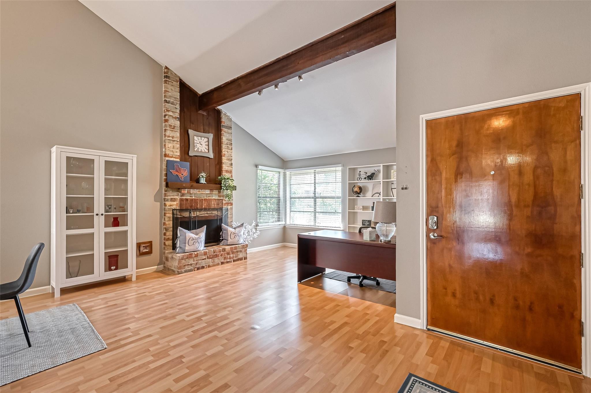 2215 Fort Laramie Drive