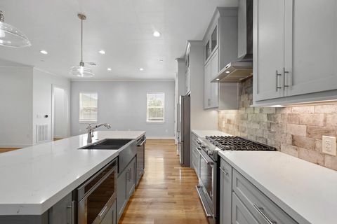 Tiny photo for 5343 Larkin Street, Houston, TX 77007 (MLS # 95752804)