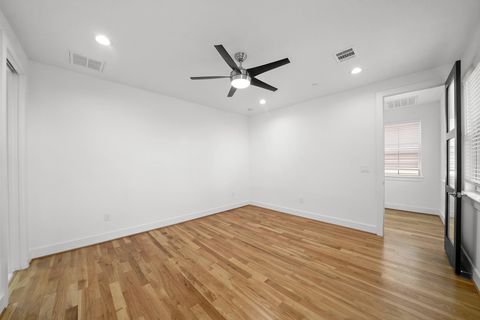 Tiny photo for 5343 Larkin Street, Houston, TX 77007 (MLS # 95752804)