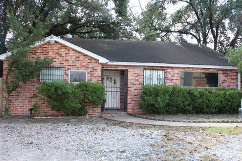 Photo of 6319 Milwee Street, Houston, TX 77092 (MLS # 11870638)