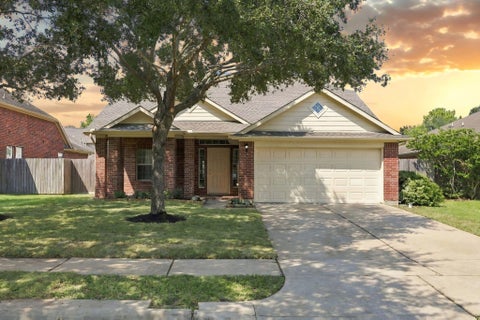 Photo of 25206 Saber Oaks Drive, Richmond, TX 77406 (MLS # 25344465)