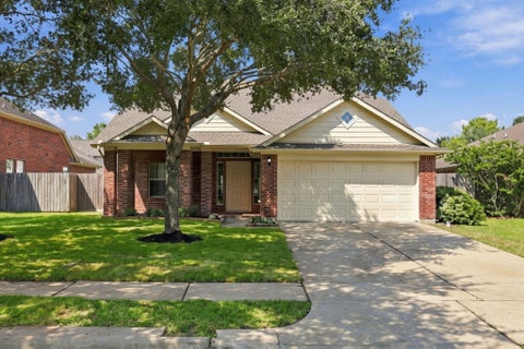 Homes For Sale - 25206 Saber Oaks Drive<br/> Fort Bend County, Richmond, TX 77406
