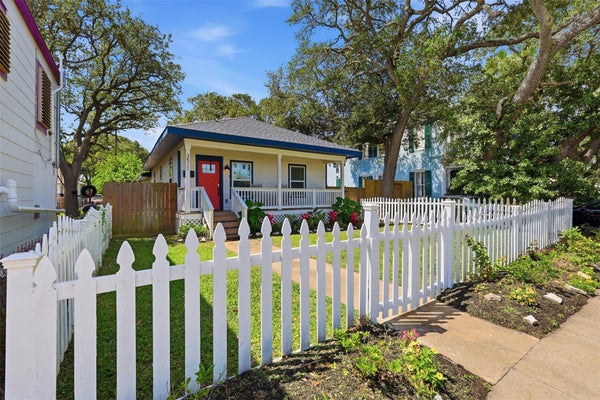 3511 AVENUE Q, GALVESTON, TX 77550 - Image be470c98629bbc151c2f494cddde30d0/978772836