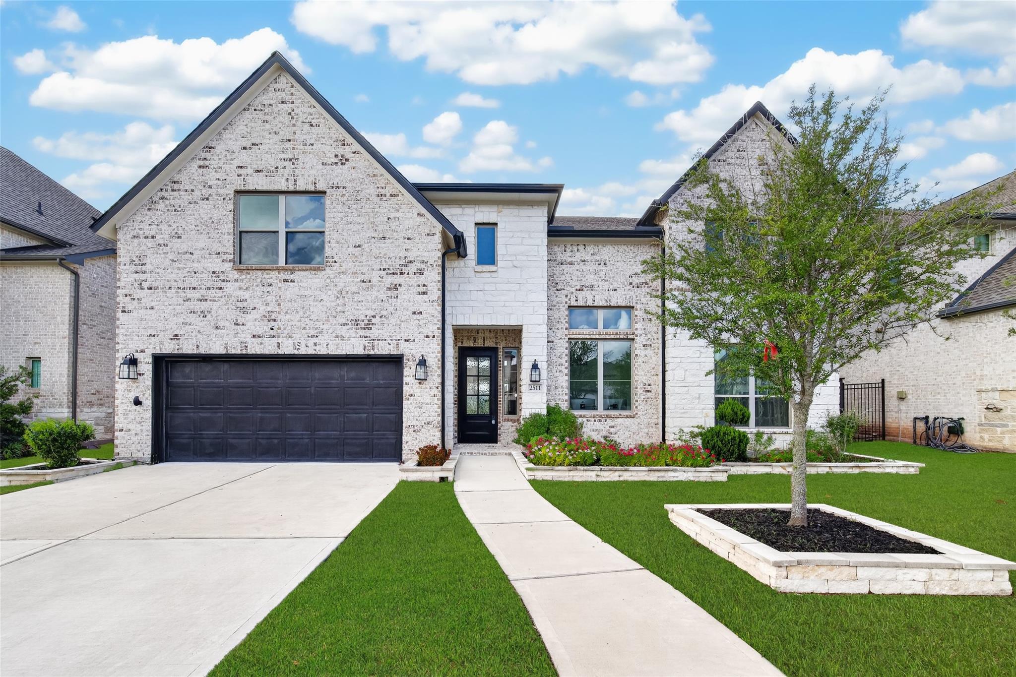 2511 Falling Fig Lane