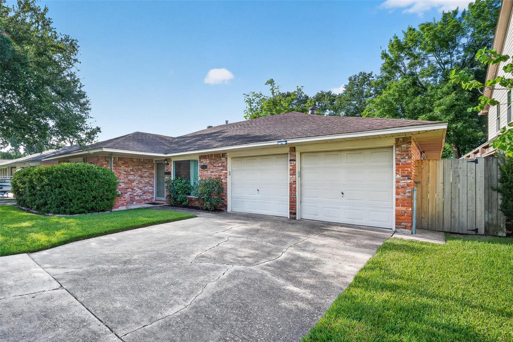 Photo of 5409 De Milo Drive, Houston, TX 77092 (MLS # 57069252)