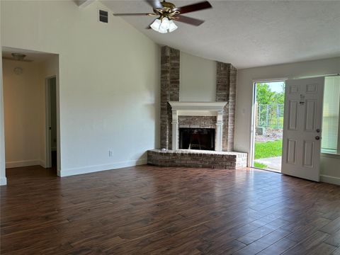 Photo of 17034 Coachmaker Drive, Friendswood, TX 77546 (MLS # 44467883)