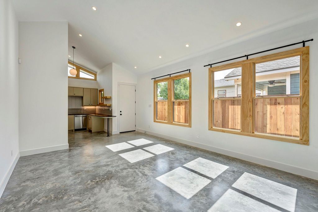 Photo of 907 Kern Street #A, Houston, TX 77009 (MLS # 78048076)