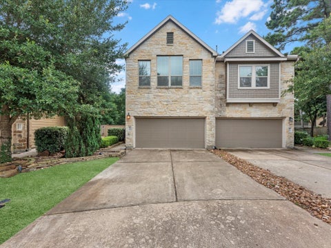 Townhouse For Sale - 211 Cheswood Forest Place<br/> Montgomery, TX 77316
