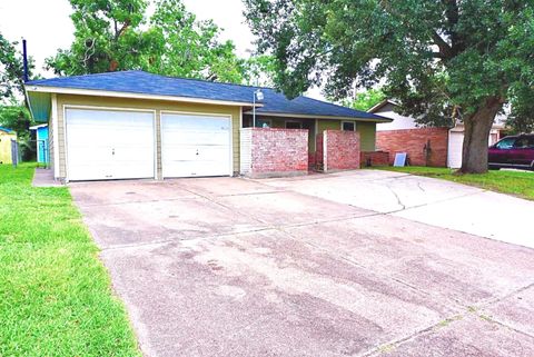 Photo of 8606 S Friendship Road, Houston, TX 77080 (MLS # 39240695)