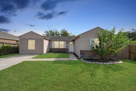 Photo of 10209 Cathedral Drive, Houston, TX 77051 (MLS # 30006117) Photo of 10209 Cathedral Drive, Houston, TX 77051 (MLS # 30006117)