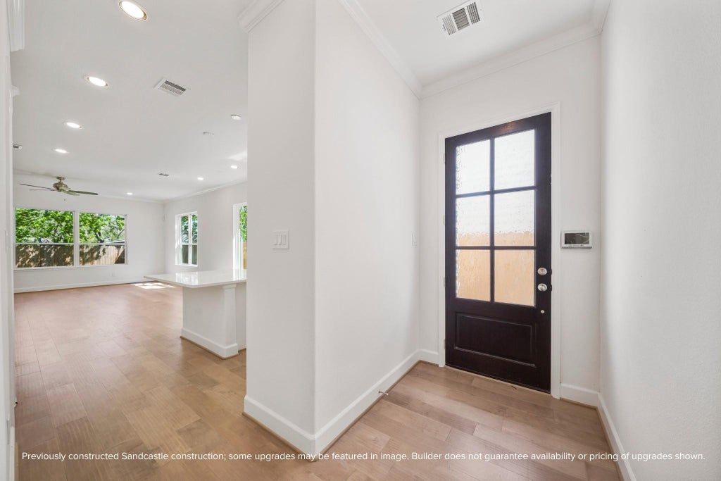 Photo of 1526 W 34th Street, Houston, TX 77018 (MLS # 3243215)