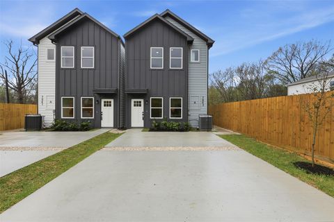 Photo of 7843 Sunnyhill St St, Houston, TX 77088 (MLS # 36216946)