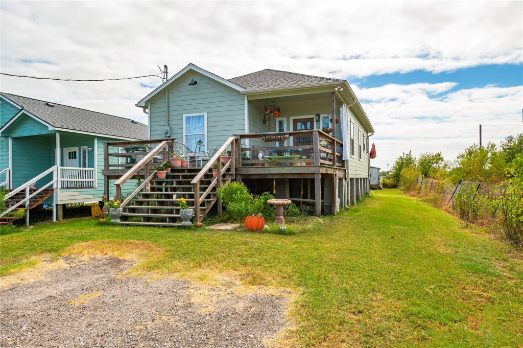 Photo of 2337 Avenue D, San Leon, TX 77539 (MLS # 21711834)