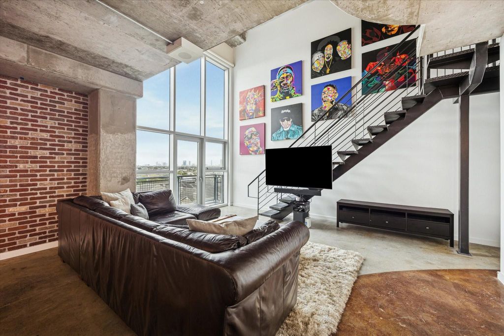 Photo of 2000 Bagby Street St #11423, Houston, TX 77002 (MLS # 81143619)