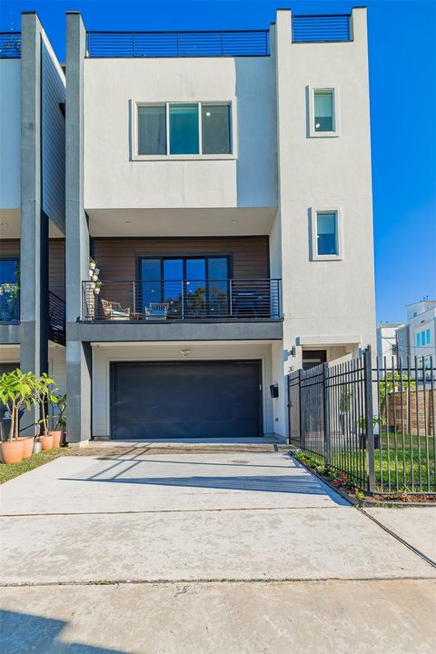 Photo of 315 Middleton Street, Houston, TX 77003 (MLS # 7877094)