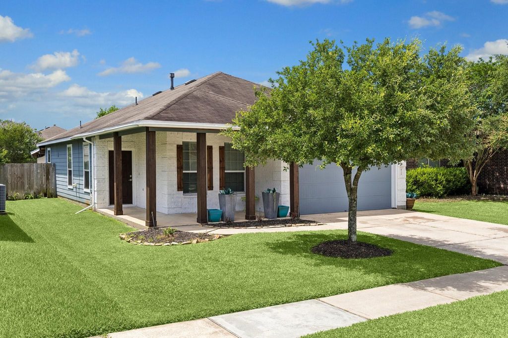 Photo of 8739 Sunrise Canter Drive, Tomball, TX 77375 (MLS # 25921143)