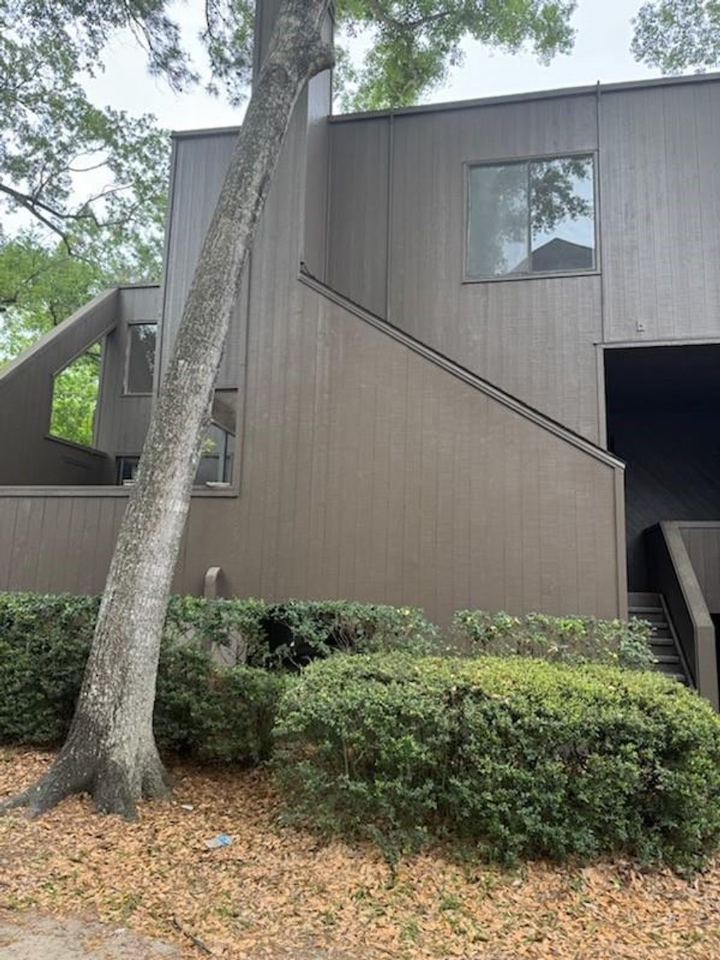 Photo of 100 Litchfield Lane, Houston, TX 77024 (MLS # 25668801)