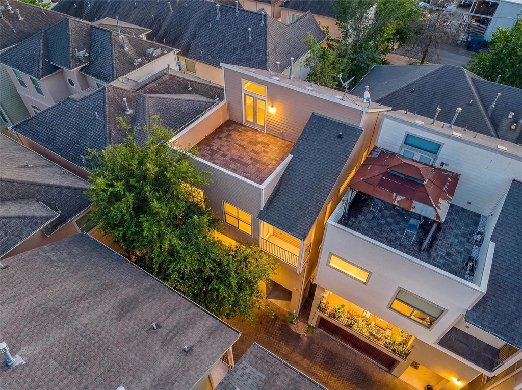 Photo of 5209 Schuler Street #D, Houston, TX 77007 (MLS # 10947647)