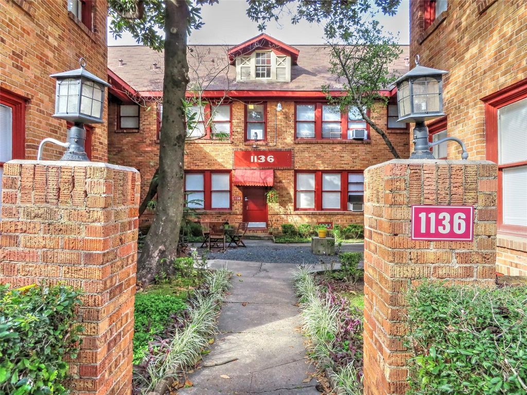 Photo of 1136 Berthea Street #01, Houston, TX 77006 (MLS # 499225)