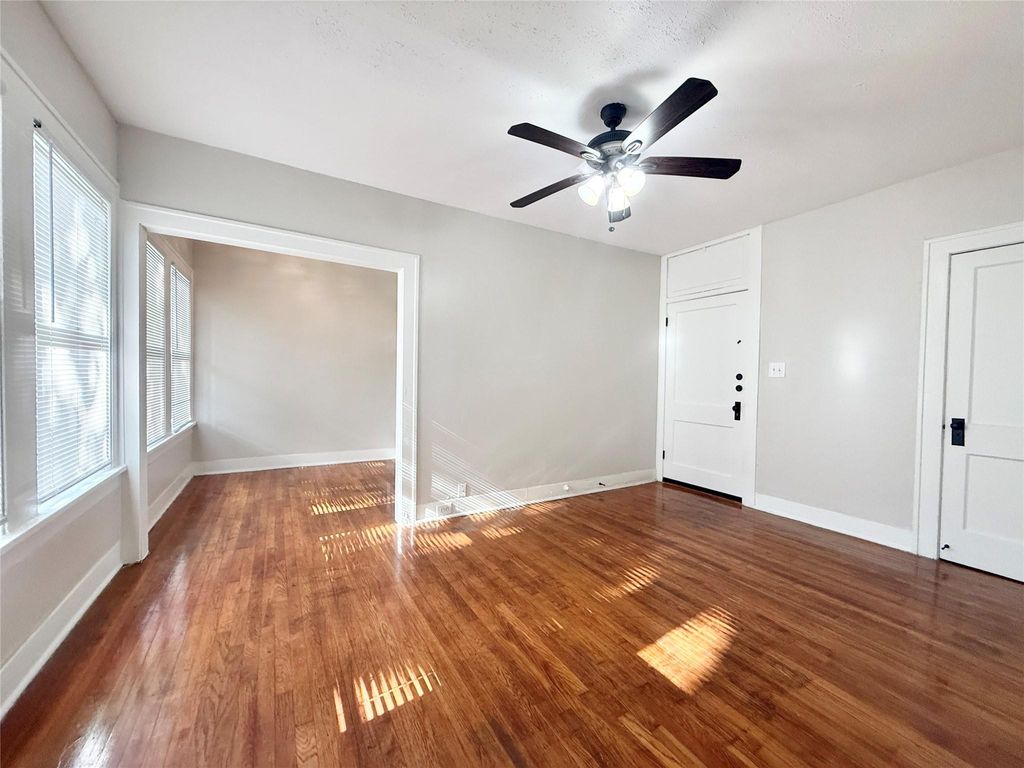 Photo of 1136 Berthea Street #01, Houston, TX 77006 (MLS # 499225)