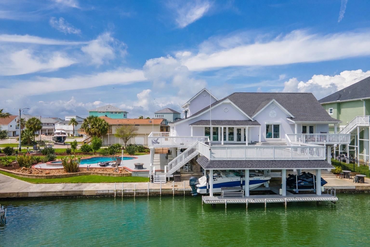 208 Coconut Street