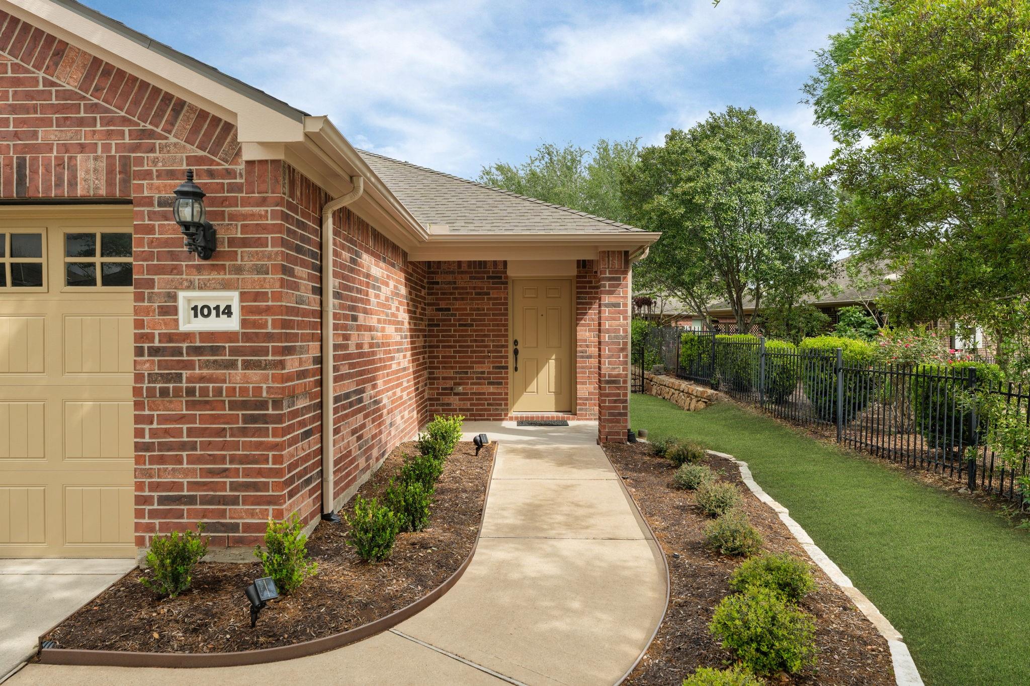 1014 Oleander Way